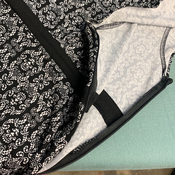 Ann Taylor Loft Petite 6 Black & White Dress V-Neck EUC 6P - Picture 10 of 14